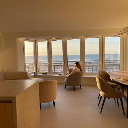 Ferienwohnung Zeedijk Oostduinkerke Frontaal Zeezicht - Volledig Gerenoveerd 2022! Exterior foto